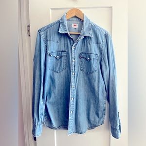 Levi’s denim shirt